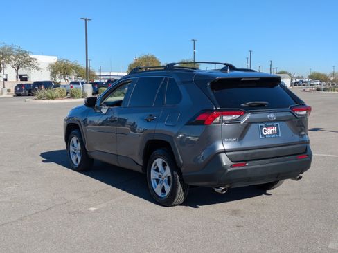 Used 2021 Toyota RAV4 XLE image 3