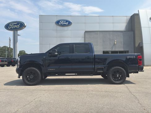 Used 2025 Ford F250 Lariat w/ Black Appearance Package AWD/4WD image 2