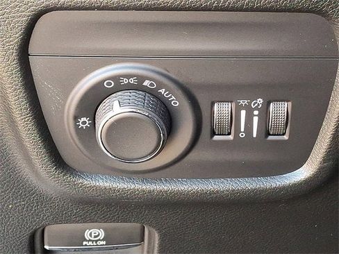 Used 2025 Jeep Grand Cherokee L Altitude image 21