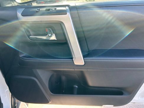 Used 2020 Toyota 4Runner SR5 Premium AWD/4WD image 28