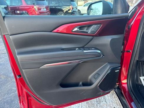 Used 2024 Chevrolet Traverse RS image 13