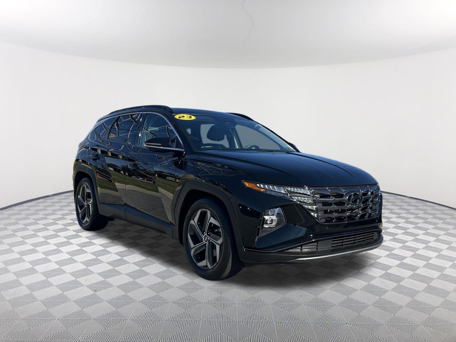Used 2023 Hyundai Tucson Limited w/ Cargo Package FWD image 3