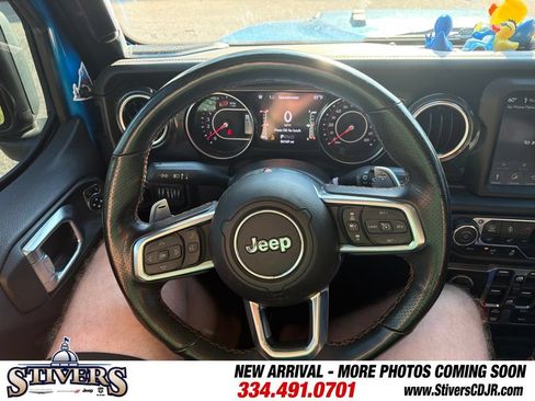 Used 2022 Jeep Wrangler Unlimited Rubicon w/ Dual Top Group AWD/4WD image 15
