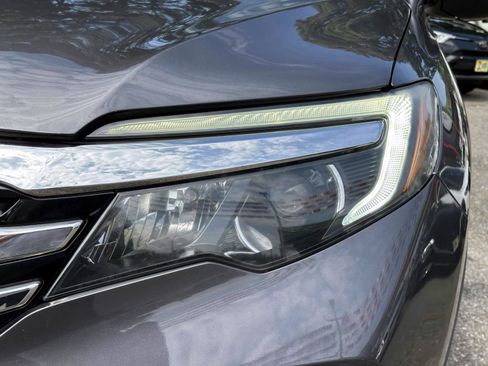 Used 2018 Honda Pilot Touring image 9