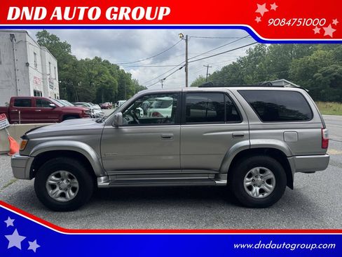 Used 2002 Toyota 4Runner SR5 AWD/4WD image 1