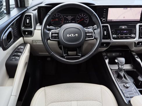 Used 2023 Kia Sorento S w/ Panoramic Sunroof Package FWD image 23
