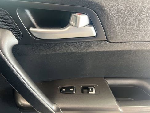 Used 2018 Kia Sportage LX FWD image 14