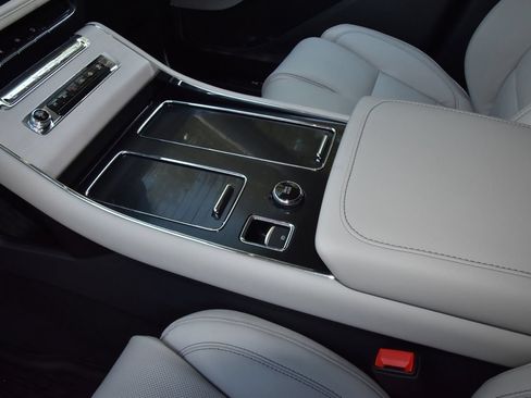 Certified 2026 Lincoln Aviator Reserve AWD/4WD image 33