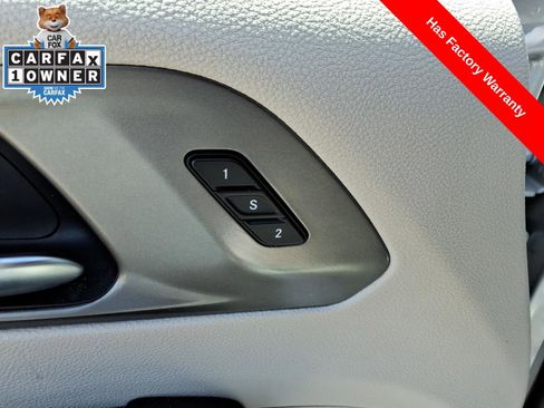 Used 2024 Chrysler Pacifica Touring-L FWD image 14