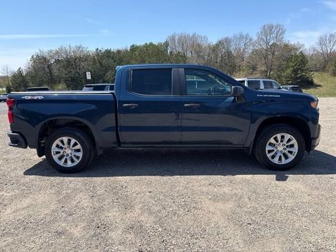 Used 2020 Chevrolet Silverado 1500 Custom w/ Custom Convenience Package AWD/4WD image 6