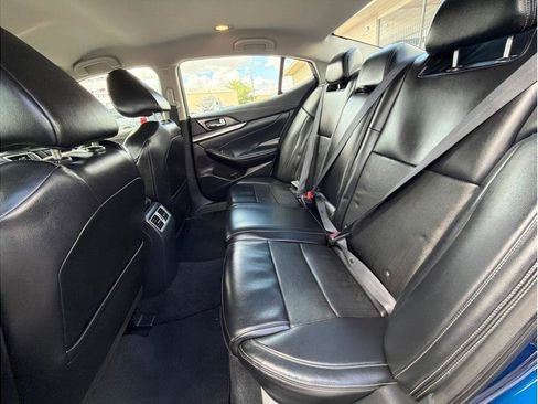 Used 2023 Nissan Maxima SV w/ Floor Mat Group FWD image 10