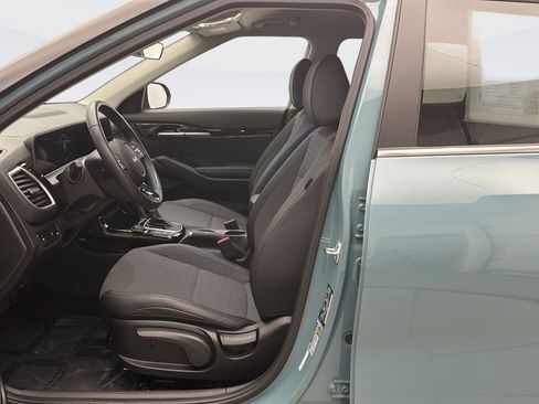 Used 2024 Kia Seltos S image 11