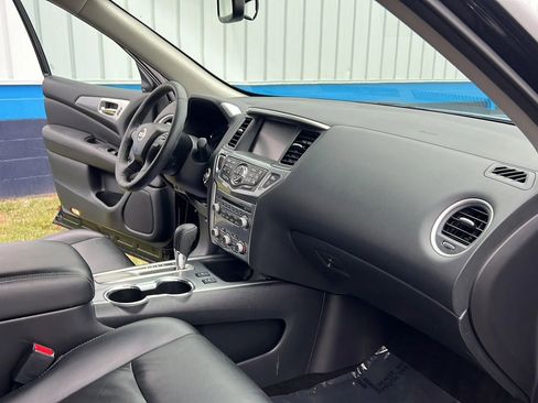 Used 2018 Nissan Pathfinder SL w/ Cargo Package image 21