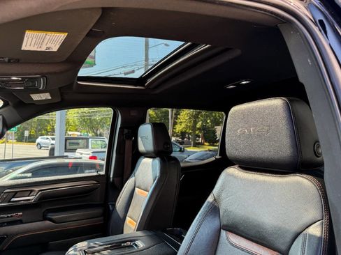 Used 2022 GMC Sierra 1500 AT4 w/ Technology Package image 17