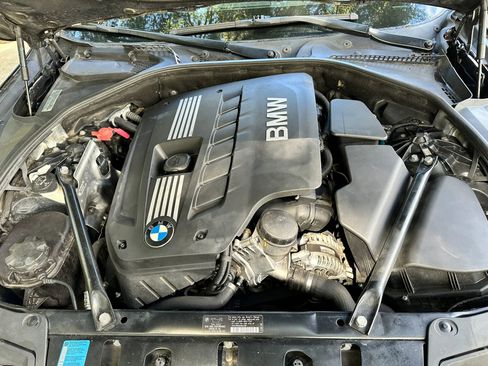 Used 2011 BMW 528i Sedan image 32