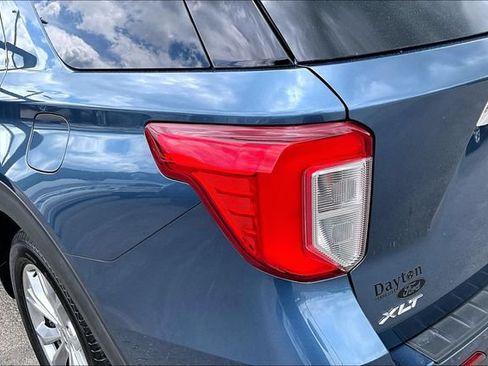 Used 2020 Ford Explorer XLT w/ Equipment Group 202A AWD/4WD image 33