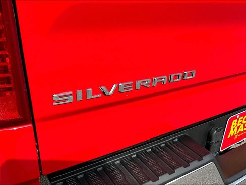 Used 2021 Chevrolet Silverado 1500 LT AWD/4WD image 30