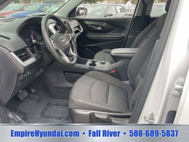 Used 2024 GMC Terrain SLE FWD image 18
