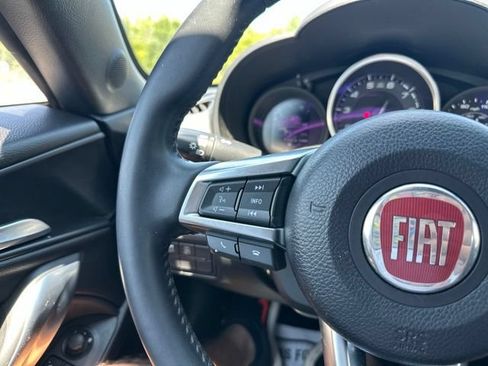 Used 2017 FIAT 124 Spider Classica RWD image 18
