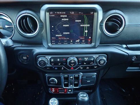 Used 2021 Jeep Wrangler Unlimited Rubicon 4xe w/ Cold Weather Group AWD/4WD image 15
