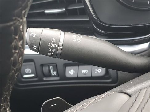 Certified 2023 Cadillac XT6 Premium Luxury w/ Platinum Package image 18