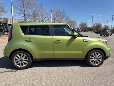 Used 2018 Kia Soul + image 7