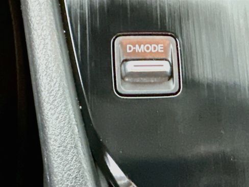 Used 2023 Nissan Rogue SV FWD image 25
