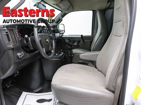 Used 2021 Chevrolet Express 2500 RWD image 13