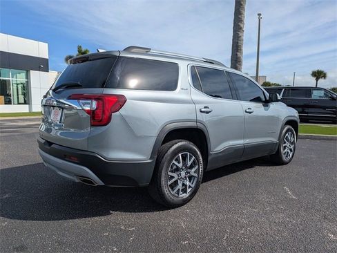 Used 2023 GMC Acadia SLT w/ Technology Package image 4