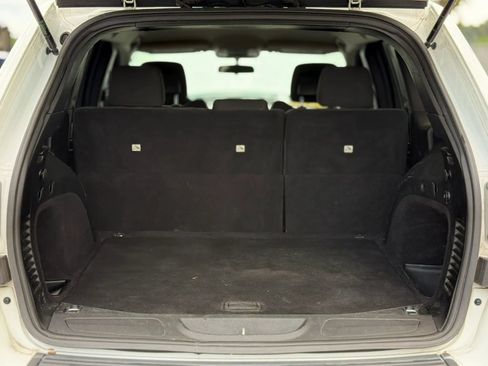 Used 2013 Jeep Grand Cherokee Laredo AWD/4WD image 27