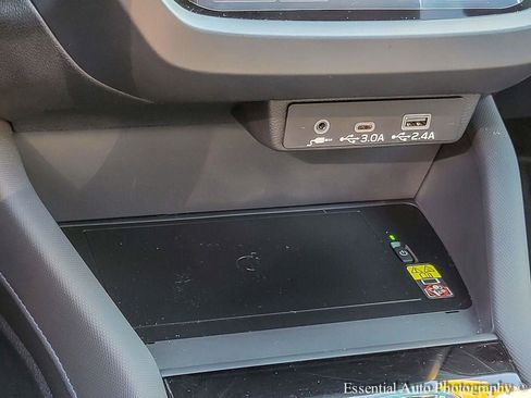 Used 2025 Subaru Forester Limited image 24