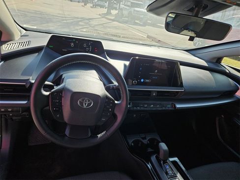 Used 2025 Toyota Prius LE image 16