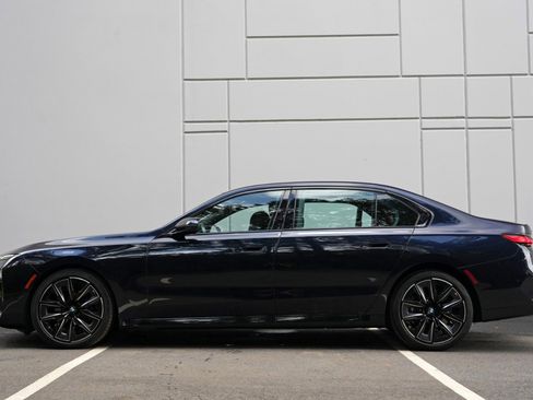 Used 2023 BMW 760i xDrive AWD/4WD image 9