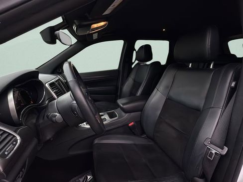 Used 2018 Jeep Grand Cherokee Altitude AWD/4WD image 14