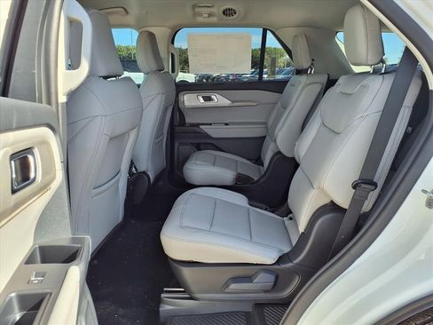 New 2026 Ford Explorer Active w/ Active Comfort Package image 19
