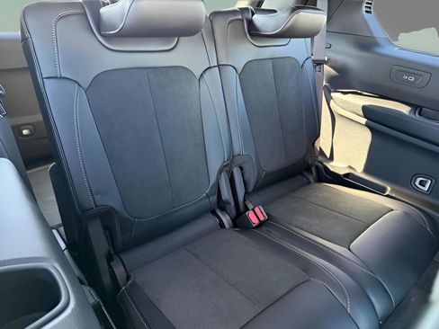 New 2025 Jeep Grand Cherokee L Altitude image 13