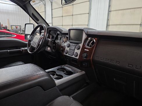 Used 2015 Ford F350 Lariat w/ Chrome Package image 44