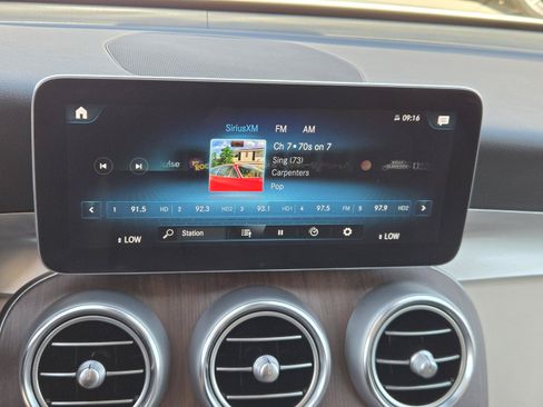 Used 2022 Mercedes-Benz GLC 300 w/ Premium Package Lite image 9
