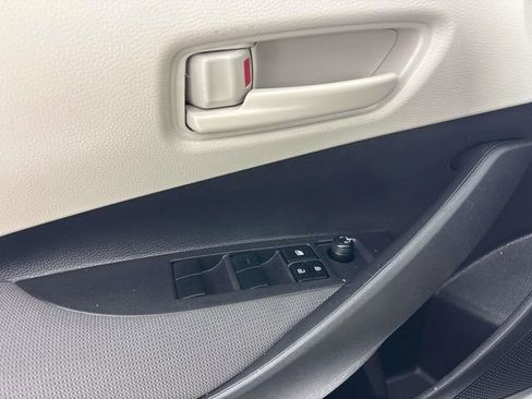 Used 2025 Toyota Corolla LE FWD image 15