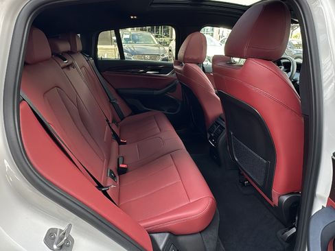 Used 2025 BMW X4 xDrive30i w/ Premium Package image 21