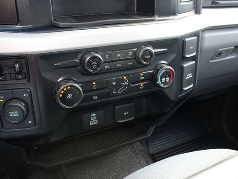 Used 2023 Ford F250 XLT w/ F-250 >10K GVWR Package image 25