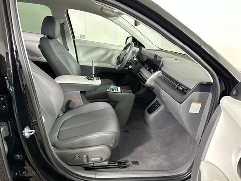Used 2025 Hyundai Ioniq 5 SEL image 28