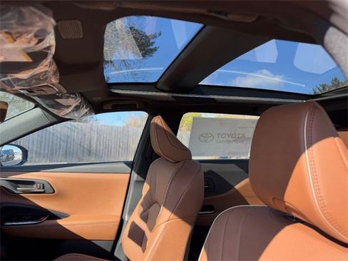 New 2025 Toyota Crown Signia image 15