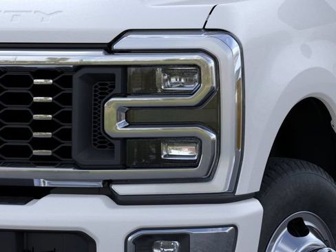 New 2026 Ford F350 Platinum w/ Platinum Plus Package AWD/4WD image 18