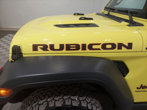 Used 2023 Jeep Wrangler Unlimited Rubicon w/ Cold Weather Group AWD/4WD image 7