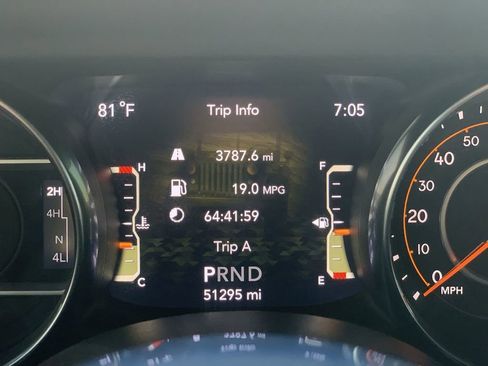 Used 2021 Jeep Wrangler Unlimited Sahara AWD/4WD image 10