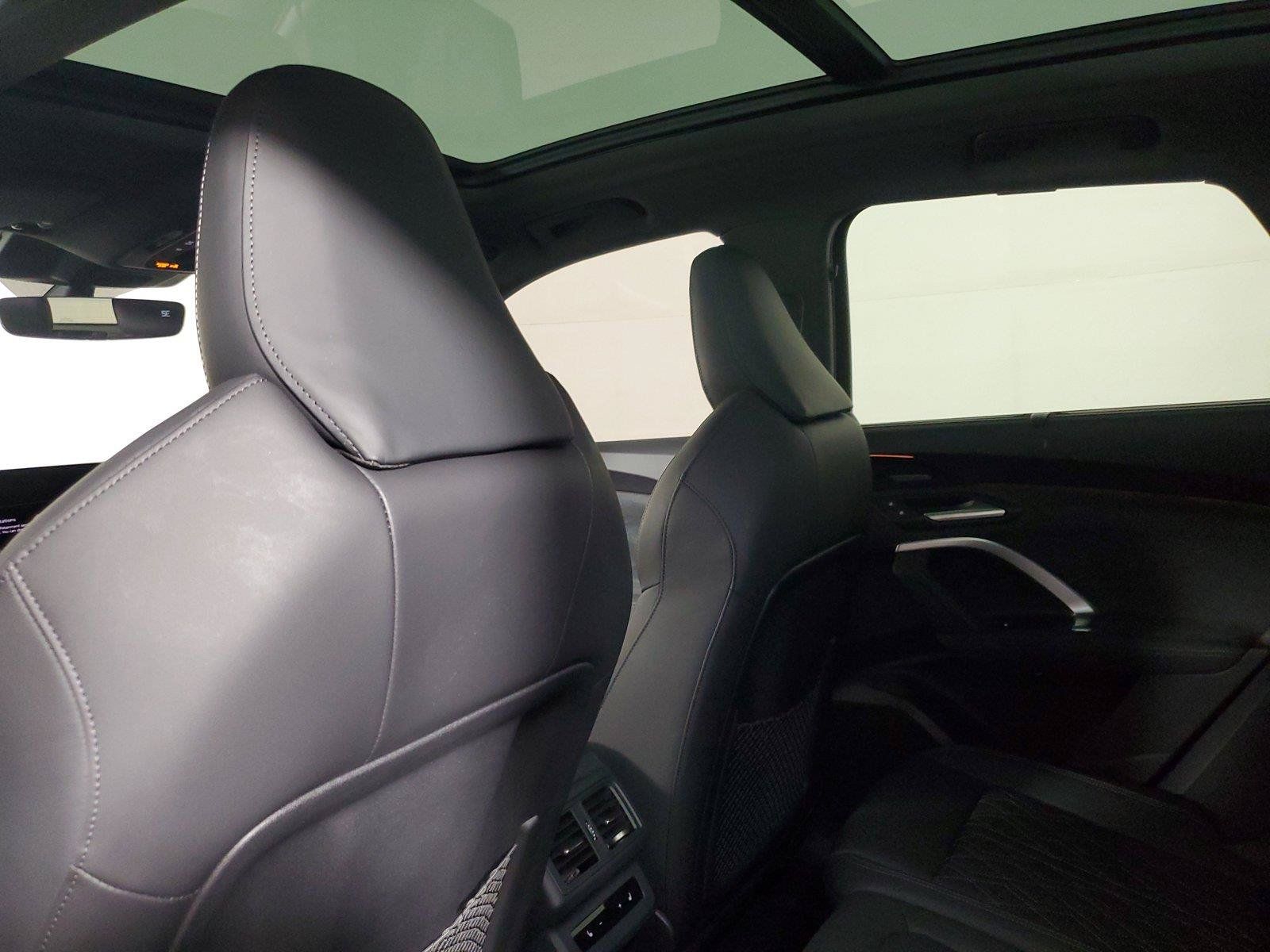 Used 2025 Audi SQ5 Prestige AWD/4WD image 12