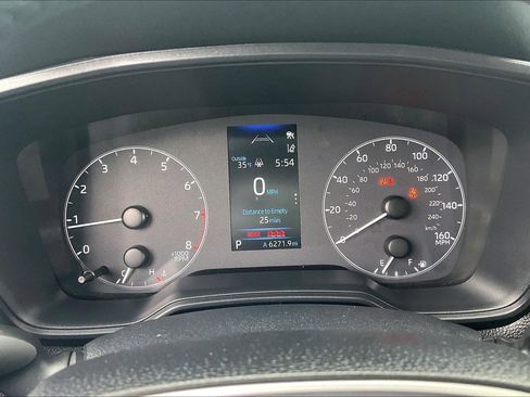 Used 2024 Toyota Corolla Cross LE image 25