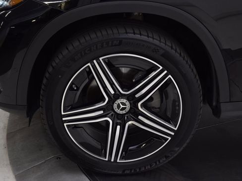 Used 2026 Mercedes-Benz GLC 300 image 11