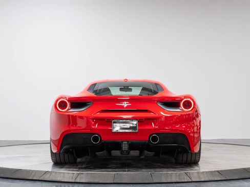 Used 2018 Ferrari 488 GTB RWD image 57